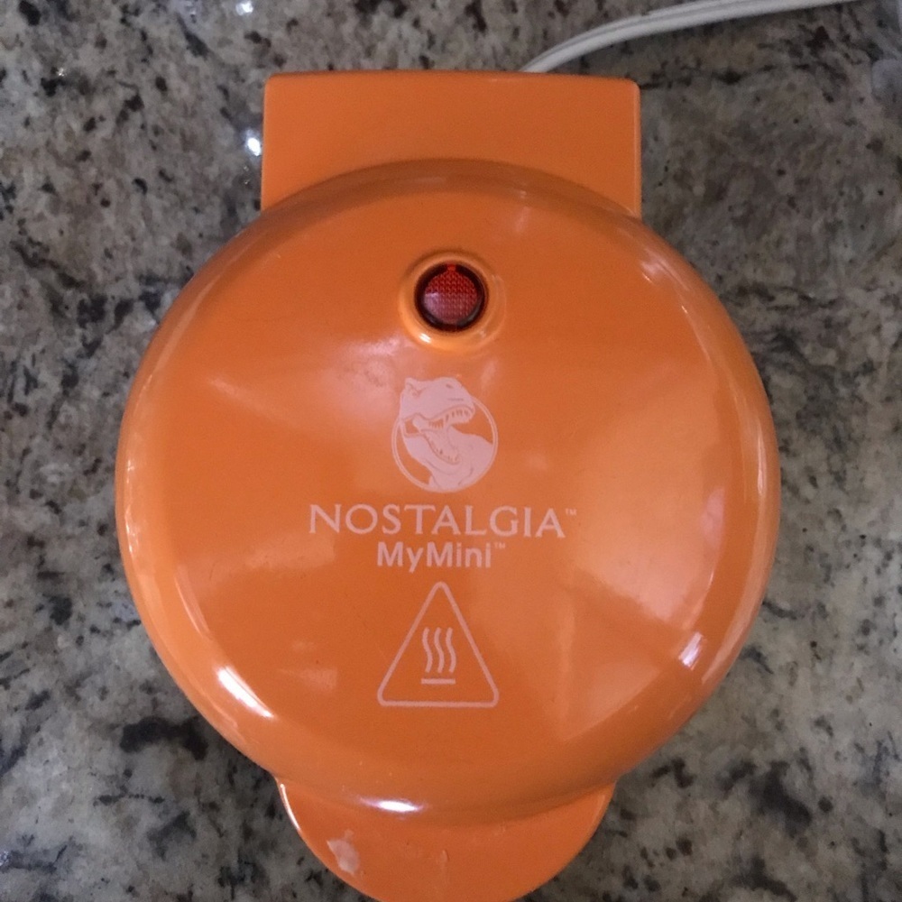 Dinosaur waffle maker